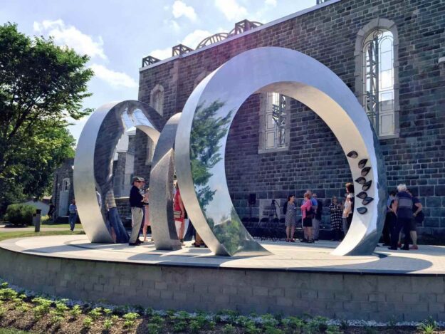 Monument aux Familles Fondatrices de Ste-Foy, Qc