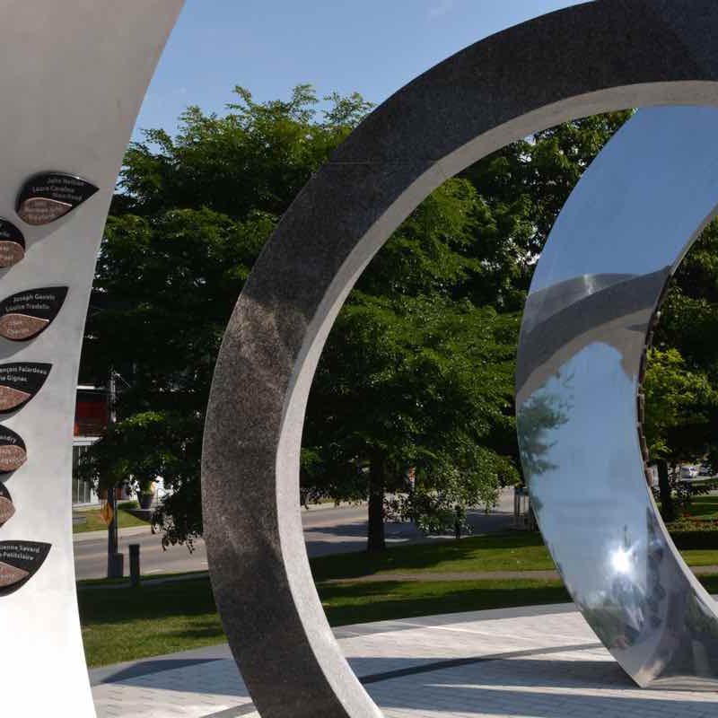 Monument aux Familles Fondatrices de Ste-Foy, Qc